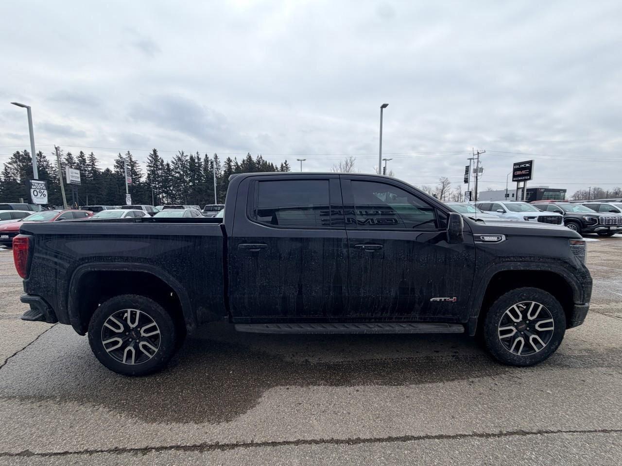 2025 GMC Sierra 1500 AT4AT4, 5.3L V8, 4X4, ALLOYS, LEATHER, BOSE, 1-OWN Photo
