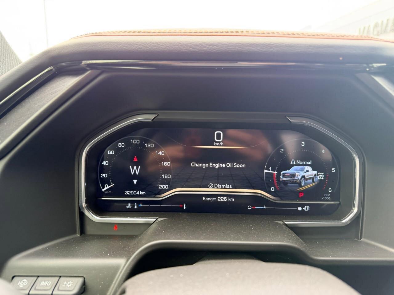 2025 GMC Sierra 1500 AT4AT4, 5.3L V8, 4X4, ALLOYS, LEATHER, BOSE, 1-OWN Photo