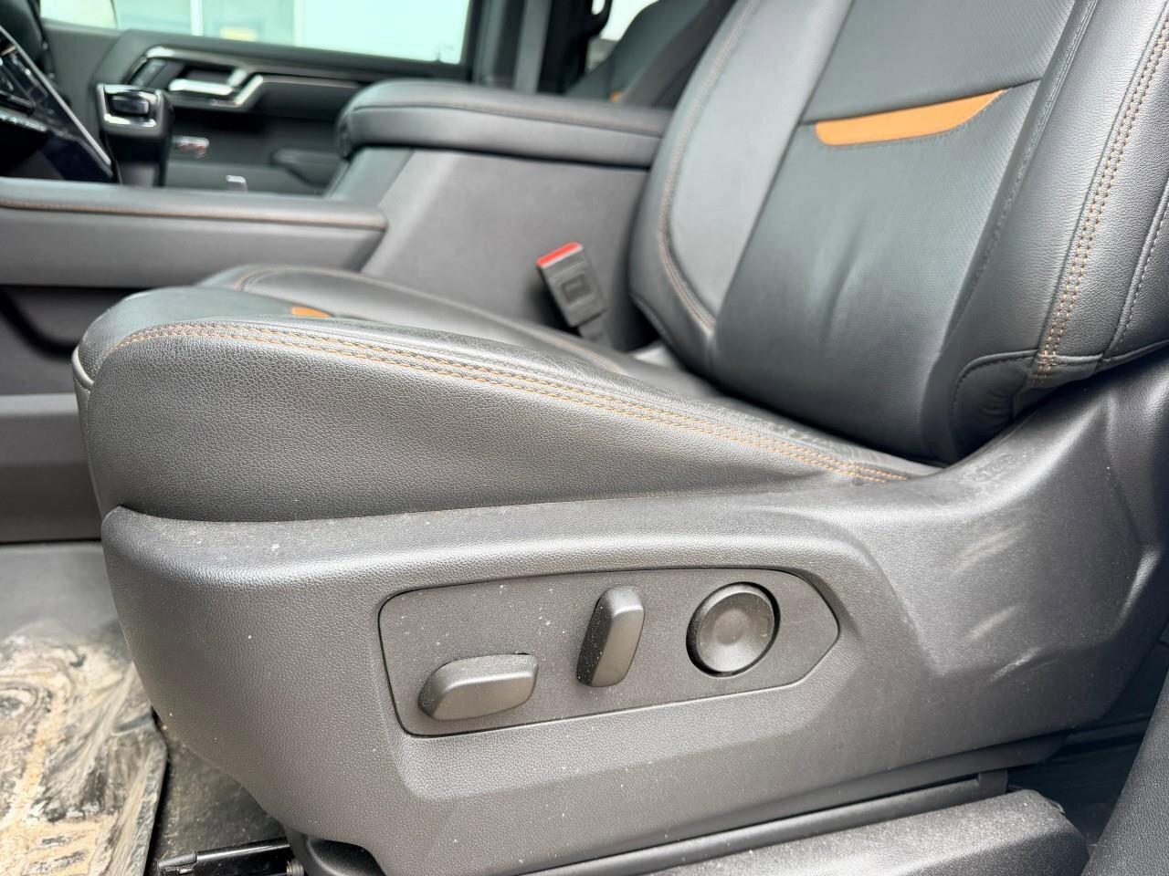 2025 GMC Sierra 1500 AT4AT4, 5.3L V8, 4X4, ALLOYS, LEATHER, BOSE, 1-OWN Photo