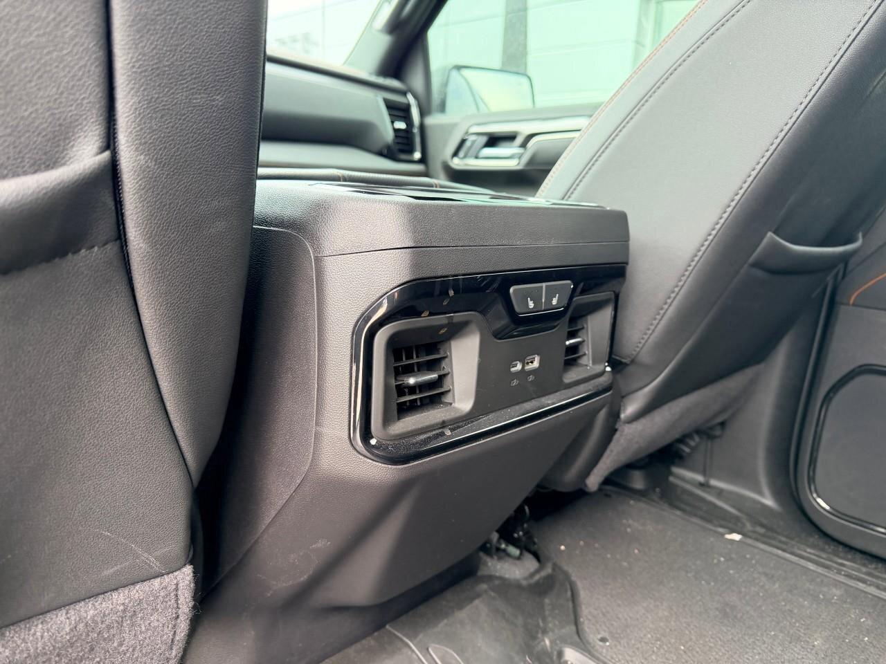 2025 GMC Sierra 1500 AT4AT4, 5.3L V8, 4X4, ALLOYS, LEATHER, BOSE, 1-OWN Photo