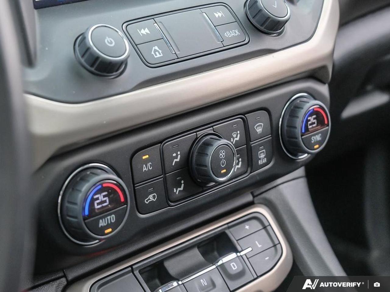 2022 GMC Acadia DenaliDENALI, 3.6L V6, AWD, ALLOYS, LEATHER, BOSE, Photo