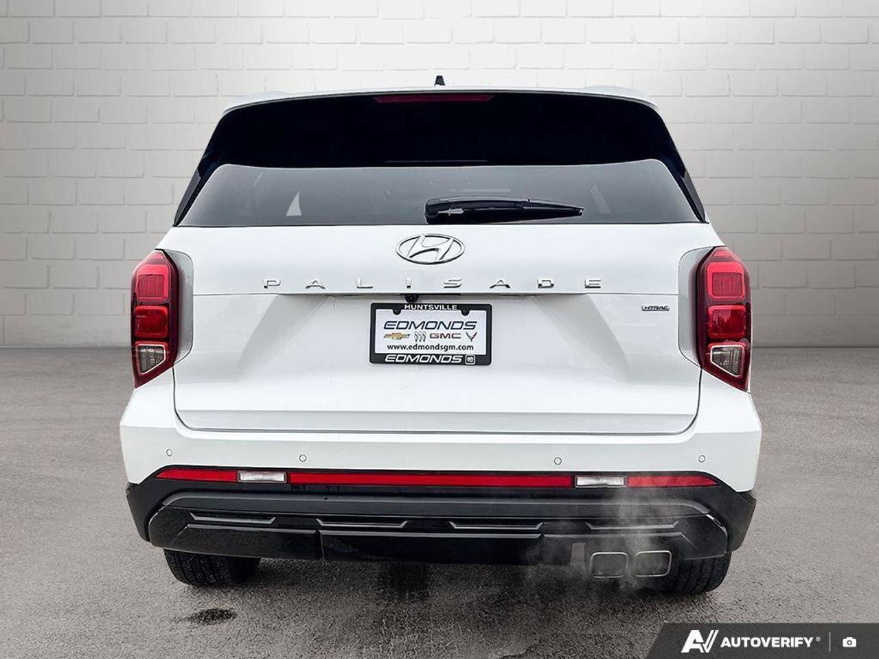 2025 Hyundai PALISADE UrbanCertified Pre-Owned   Heated + Vented Seats Photo3