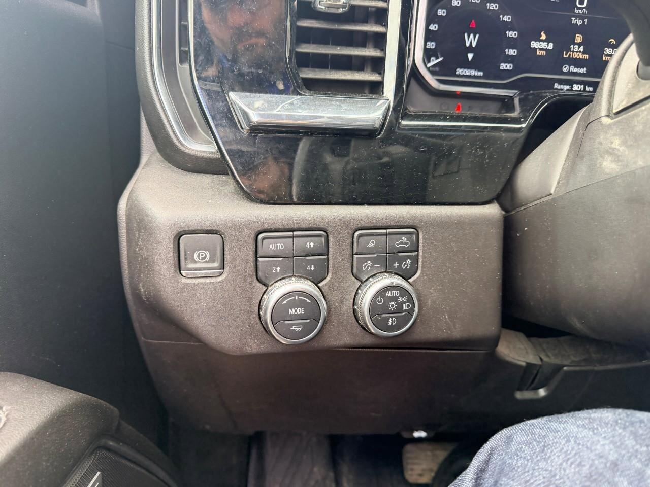 2024 GMC Sierra 1500 ElevationELEVATION, 5.3L V8, 4X4, ALLOYS, LEATHER, Photo