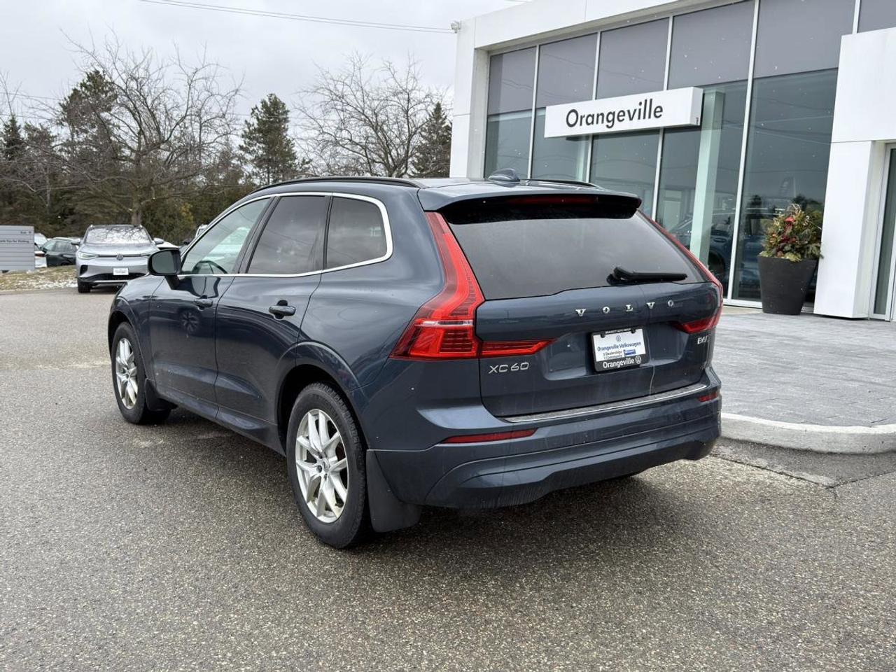 2022 Volvo XC60  Photo3