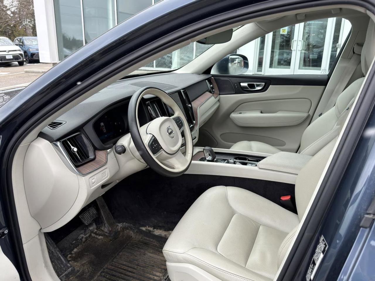 2022 Volvo XC60  Photo