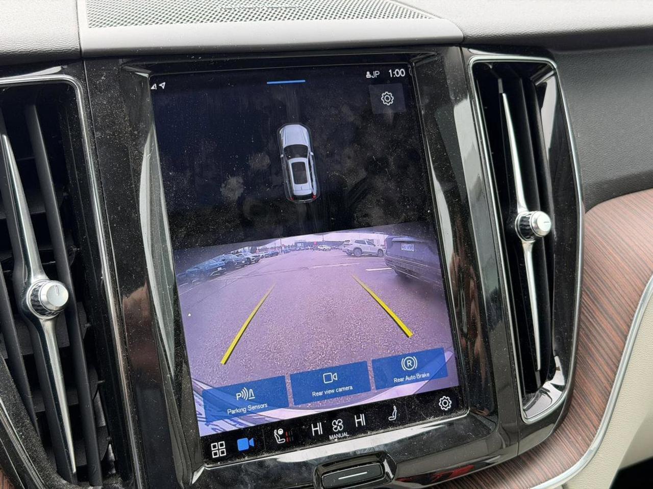 2022 Volvo XC60  Photo