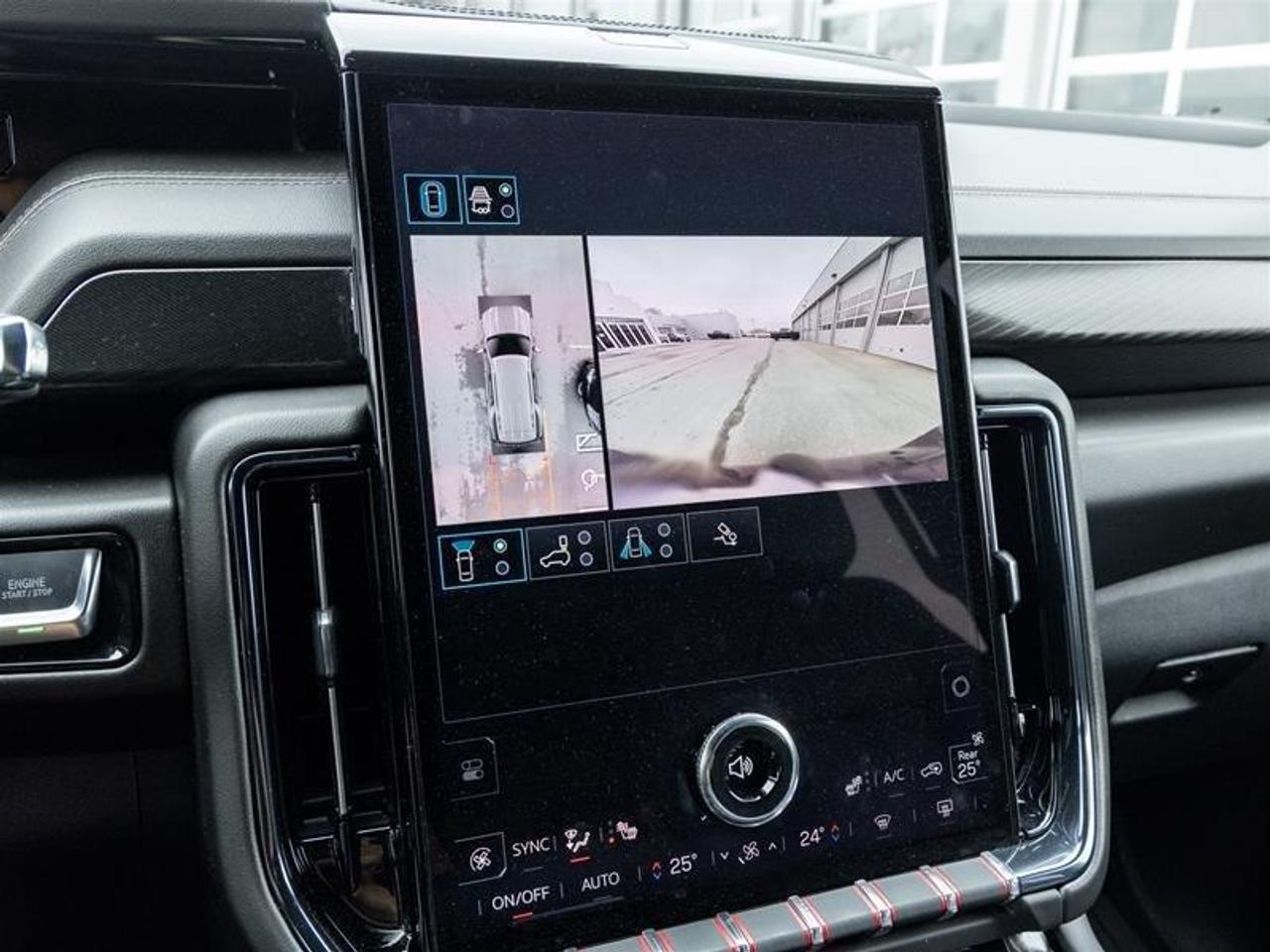 2025 GMC Yukon AT4 4dr 4x4 Photo