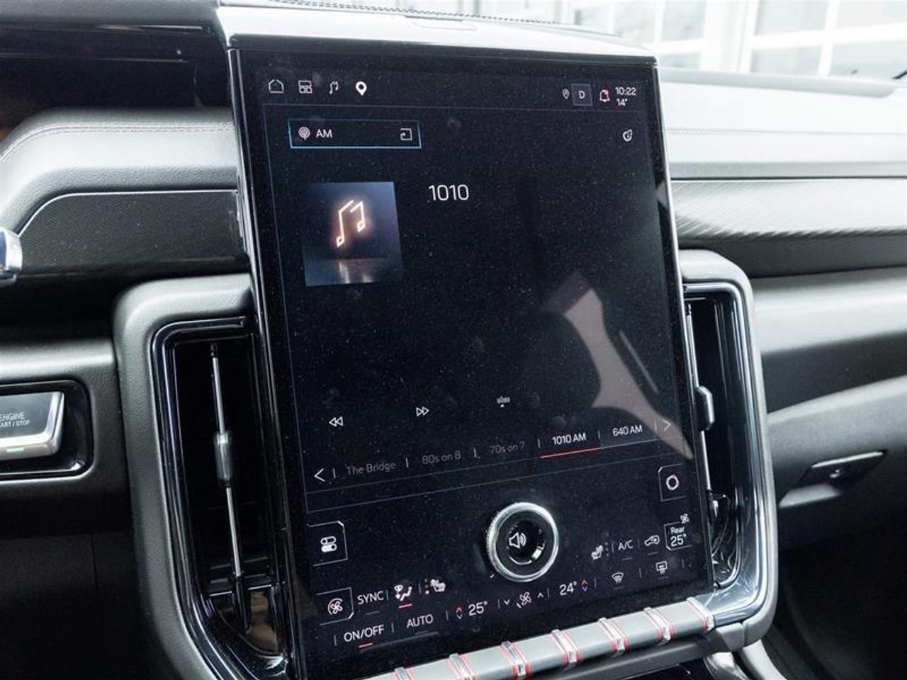 2025 GMC Yukon AT4 4dr 4x4 Photo
