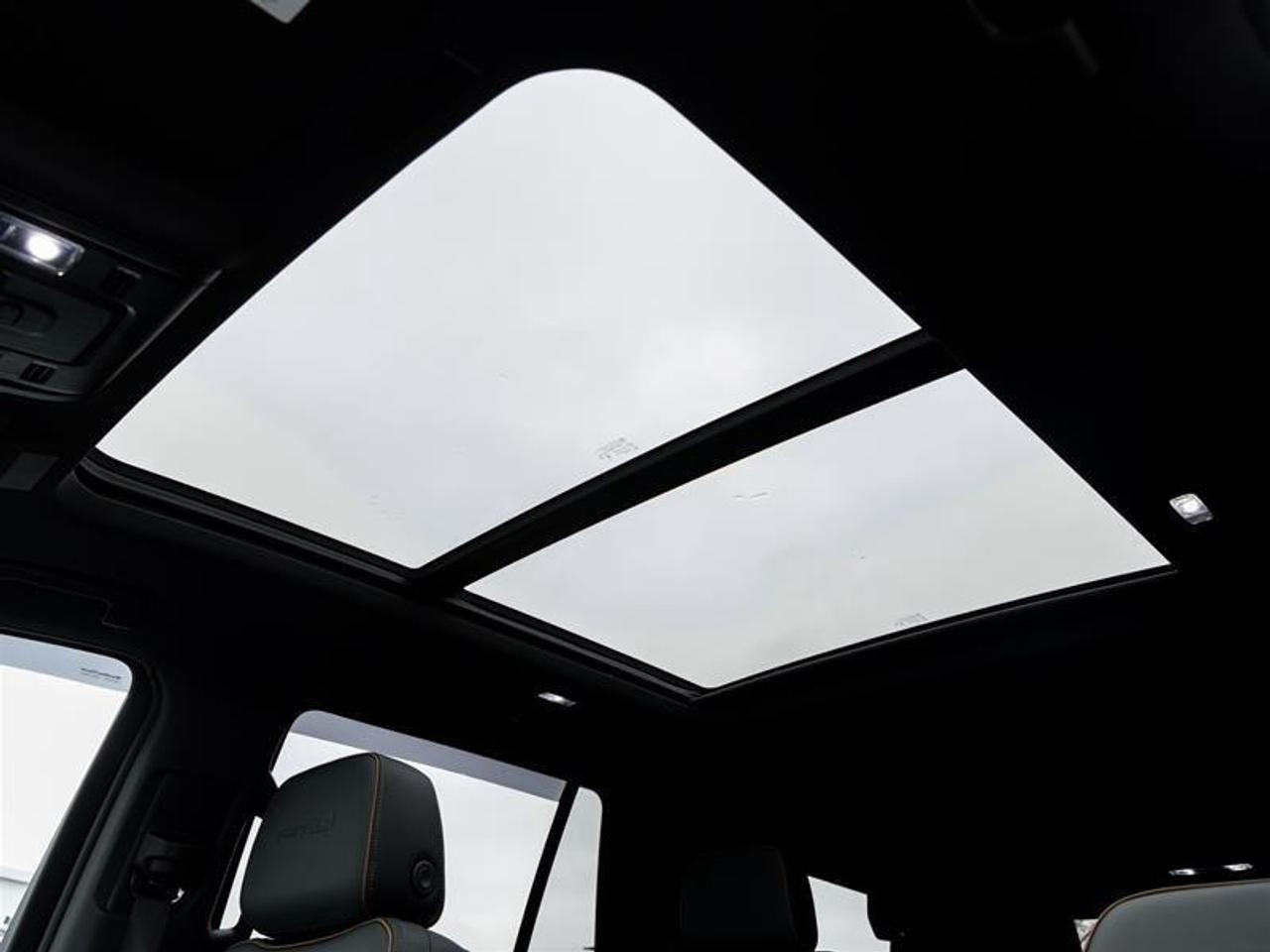 2025 GMC Yukon AT4 4dr 4x4 Photo