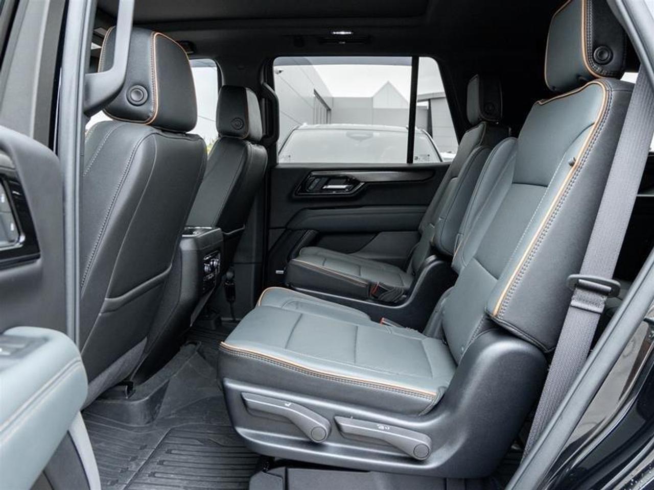2025 GMC Yukon AT4 4dr 4x4 Photo