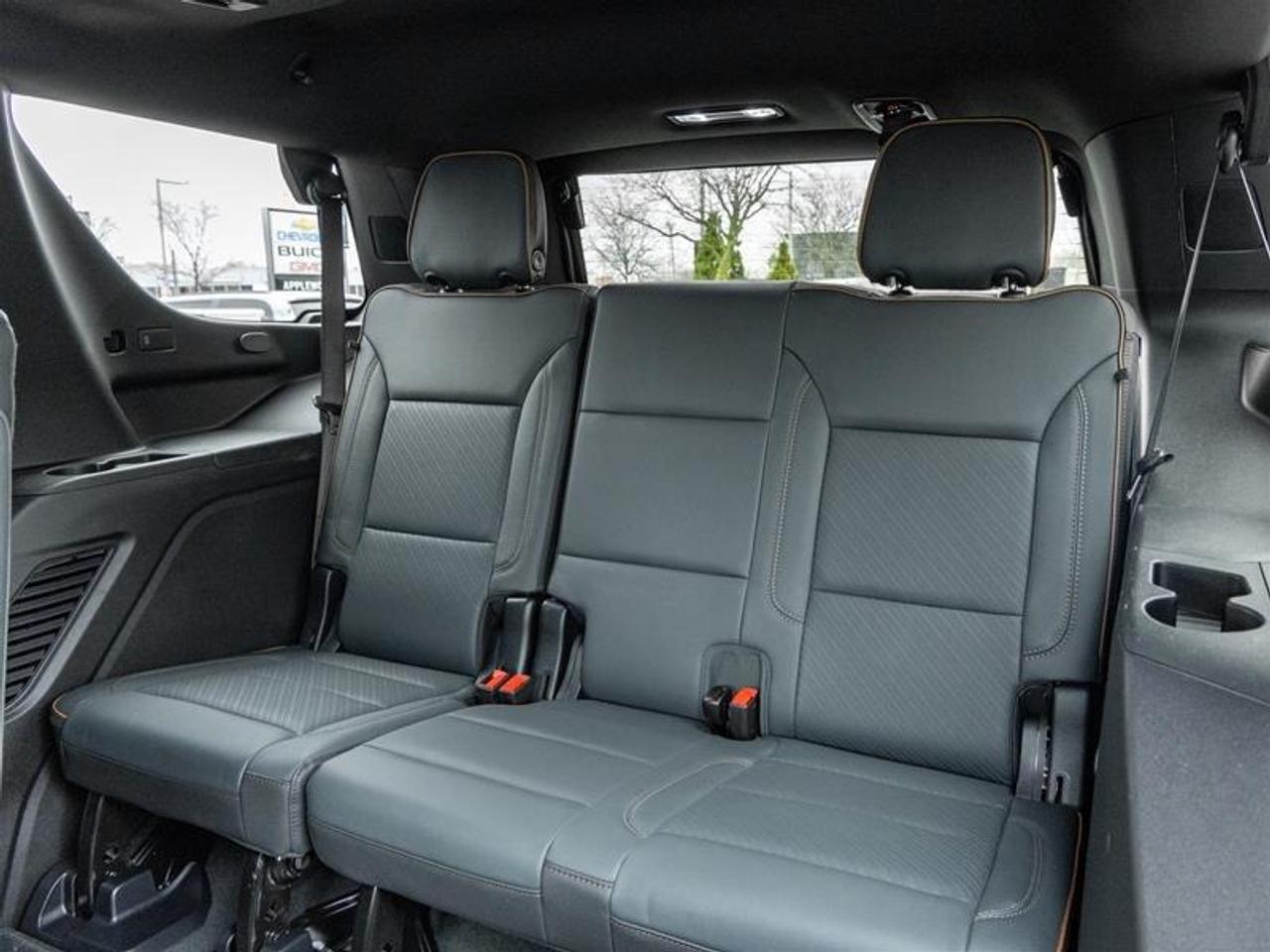 2025 GMC Yukon AT4 4dr 4x4 Photo