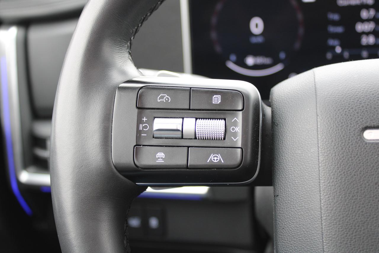 2025 Hyundai Santa Fe Luxury Photo