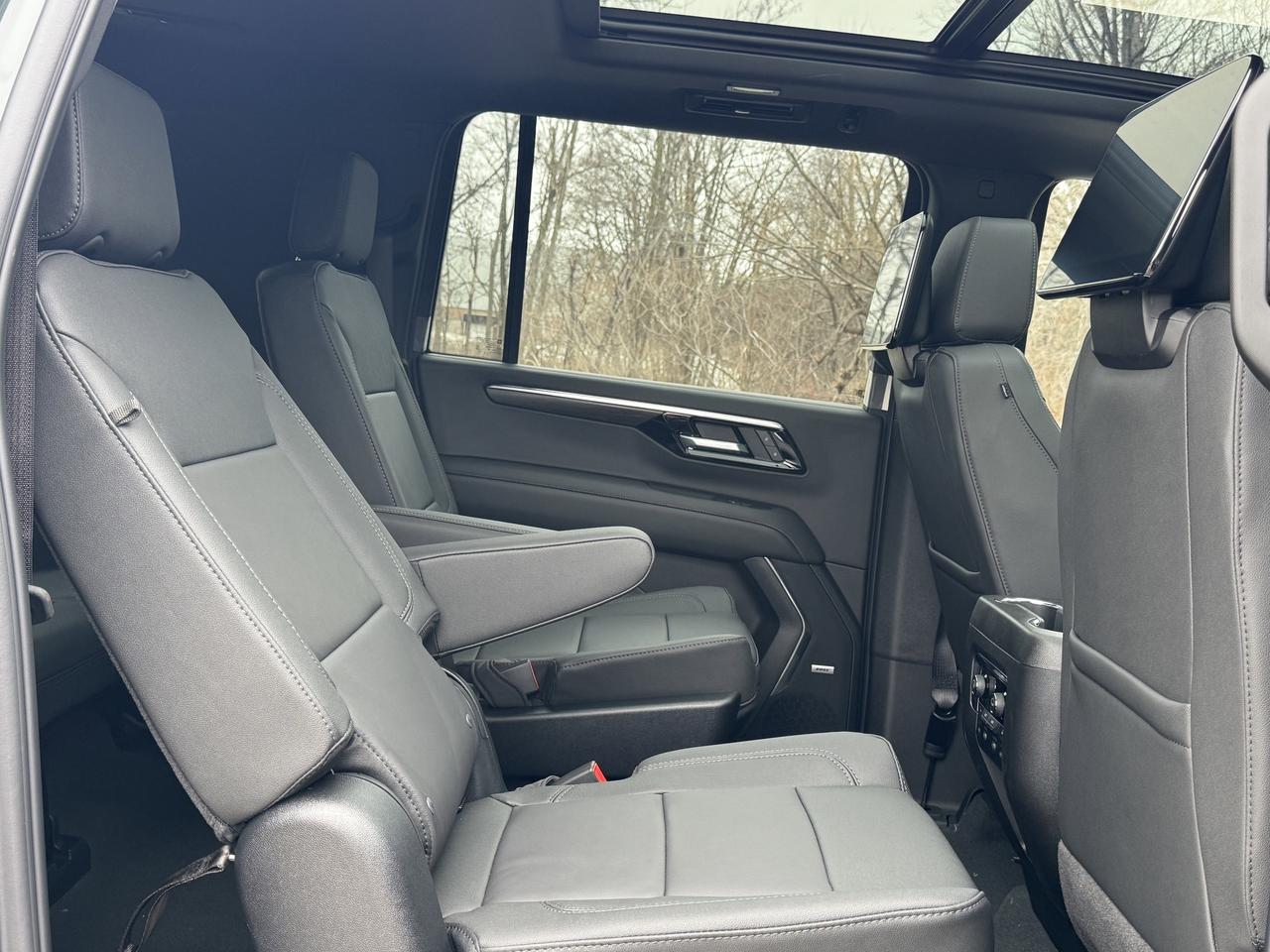 2026 Chevrolet Suburban Z71 Photo