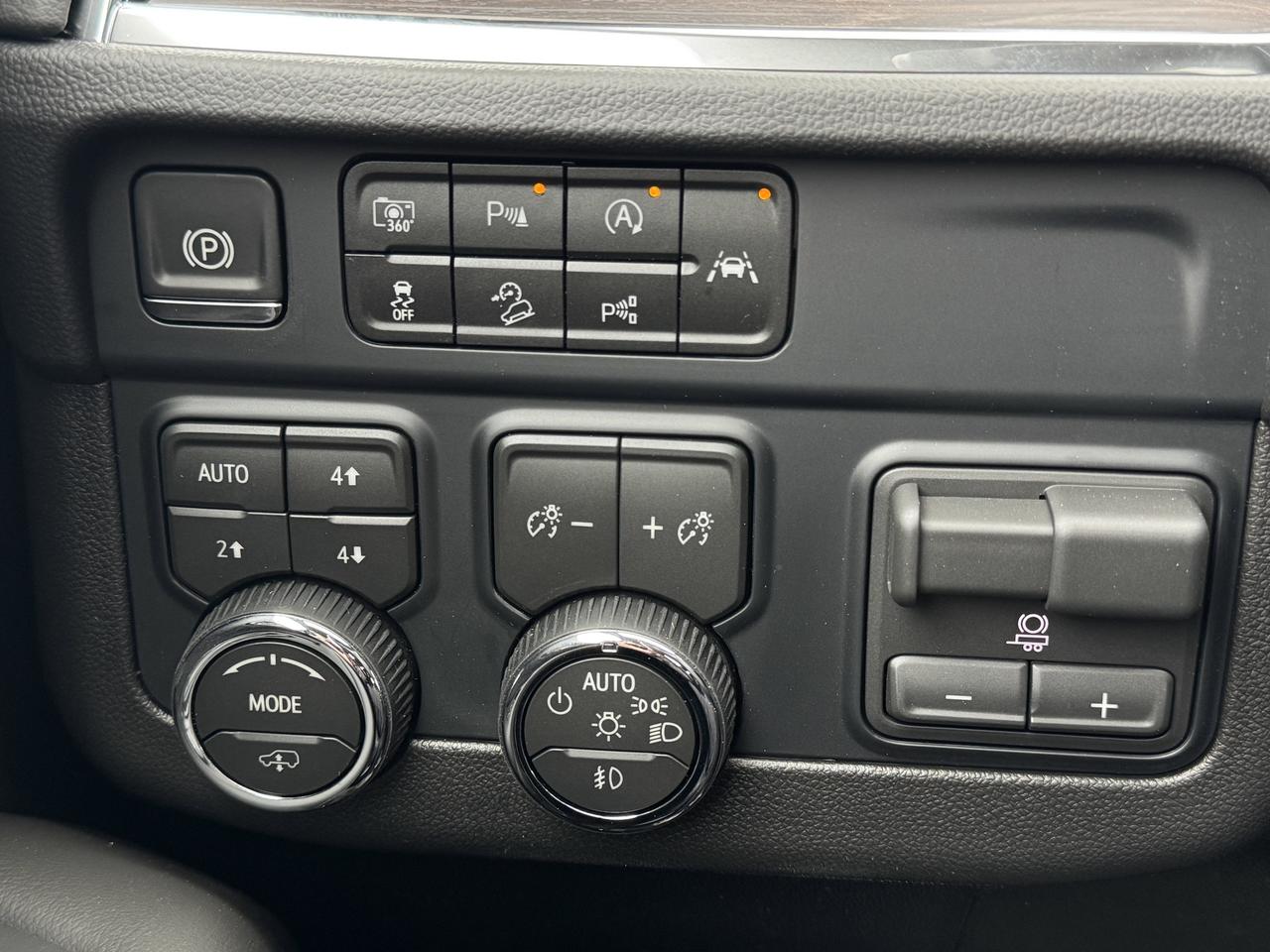 2026 Chevrolet Suburban Z71 Photo