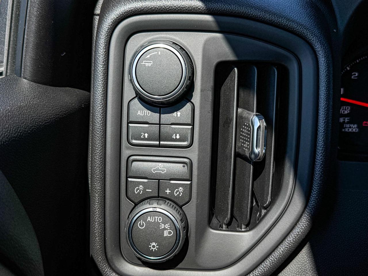 2026 Chevrolet Silverado 1500 Custom Trail Boss Photo