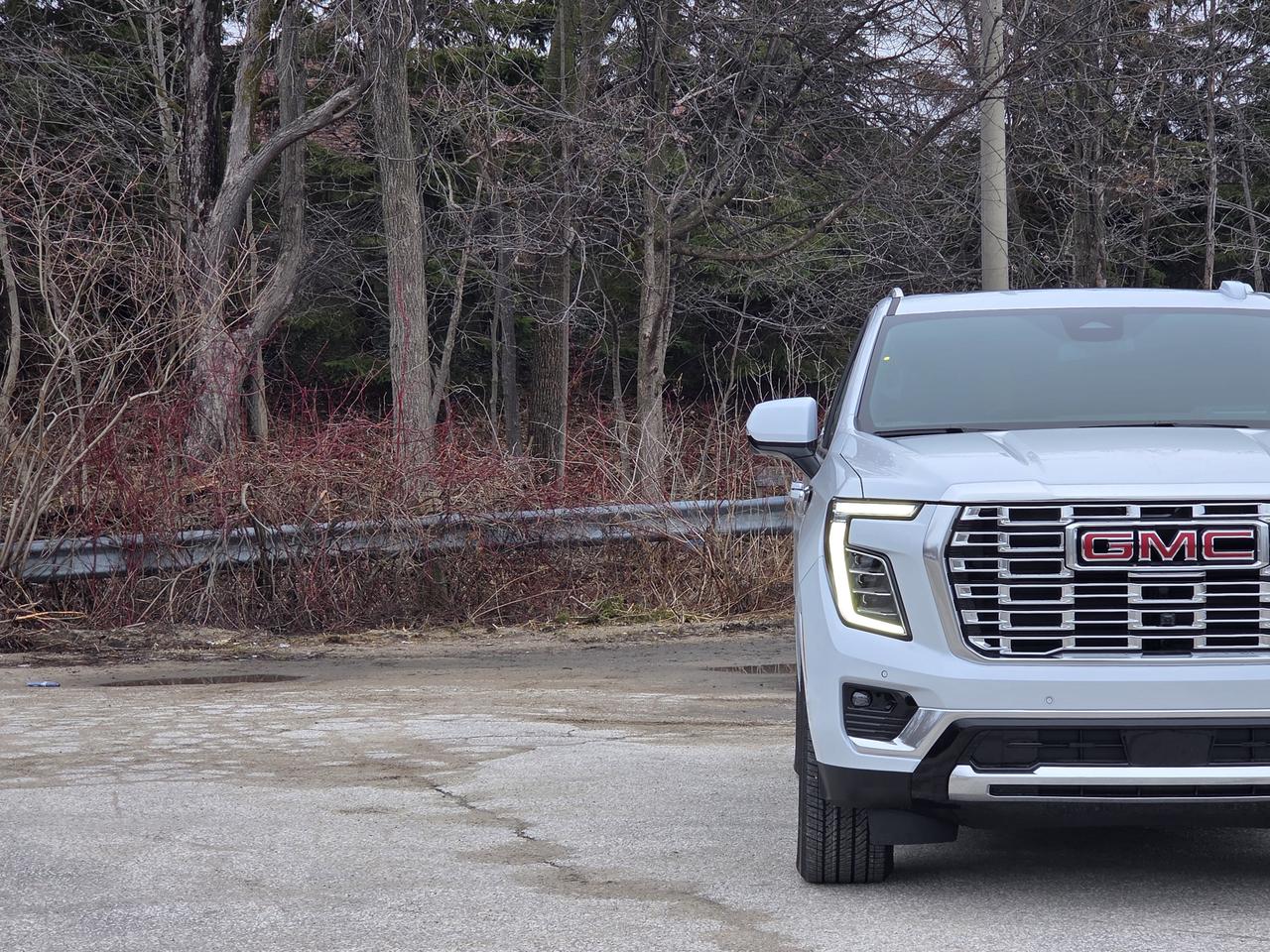 2026 GMC Yukon Denali Photo4