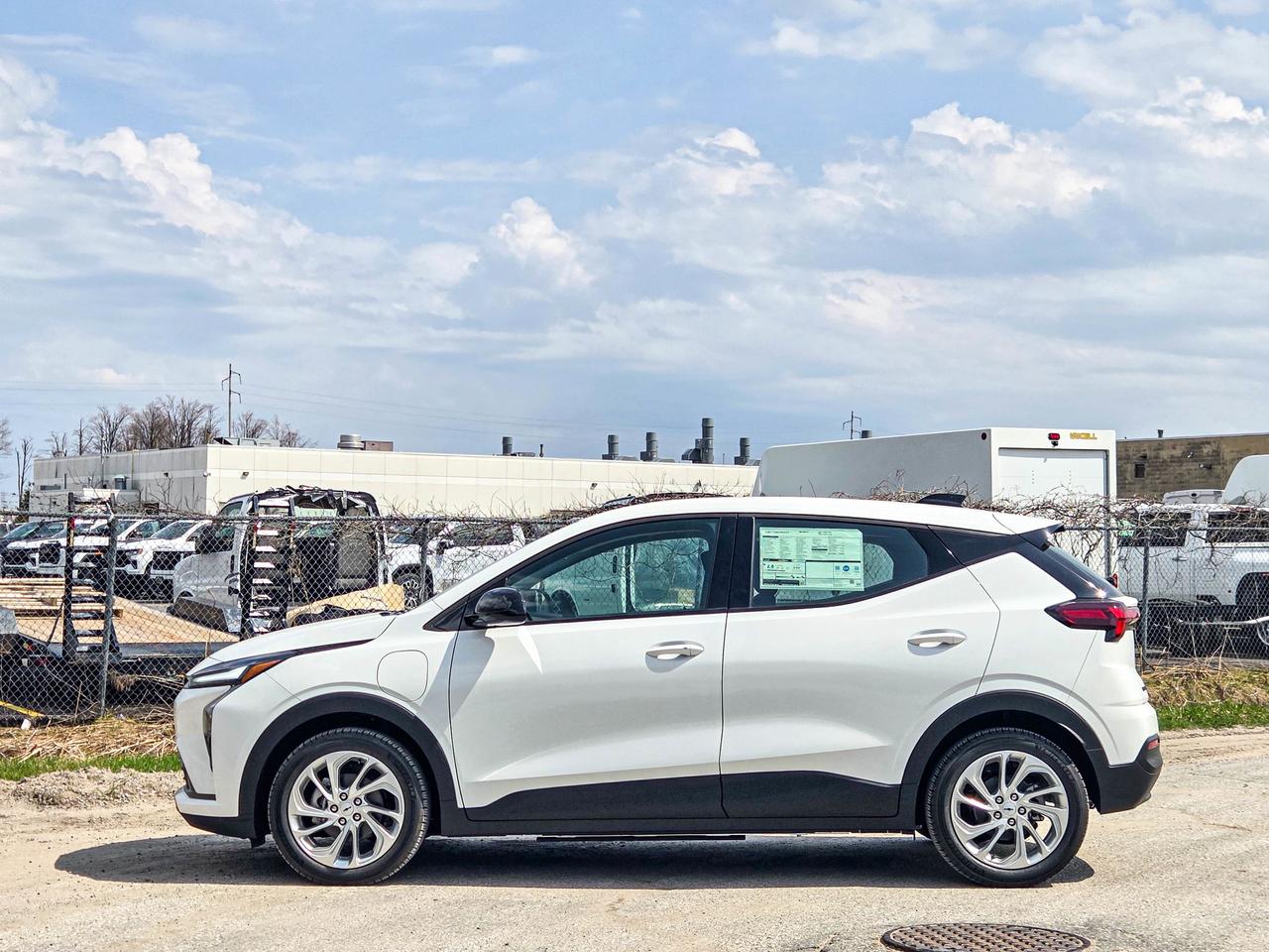 2027 Chevrolet Bolt LT Photo