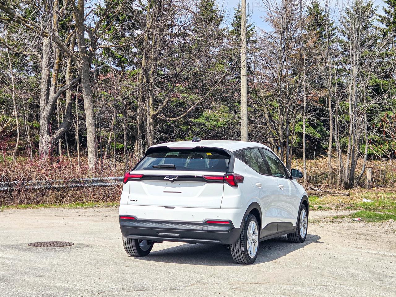 2027 Chevrolet Bolt LT Photo