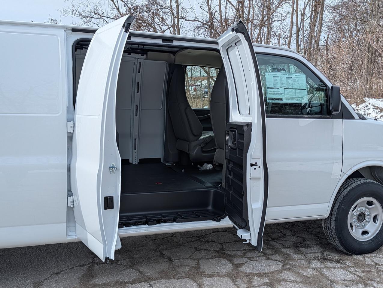 2026 Chevrolet Express Cargo Van  Photo
