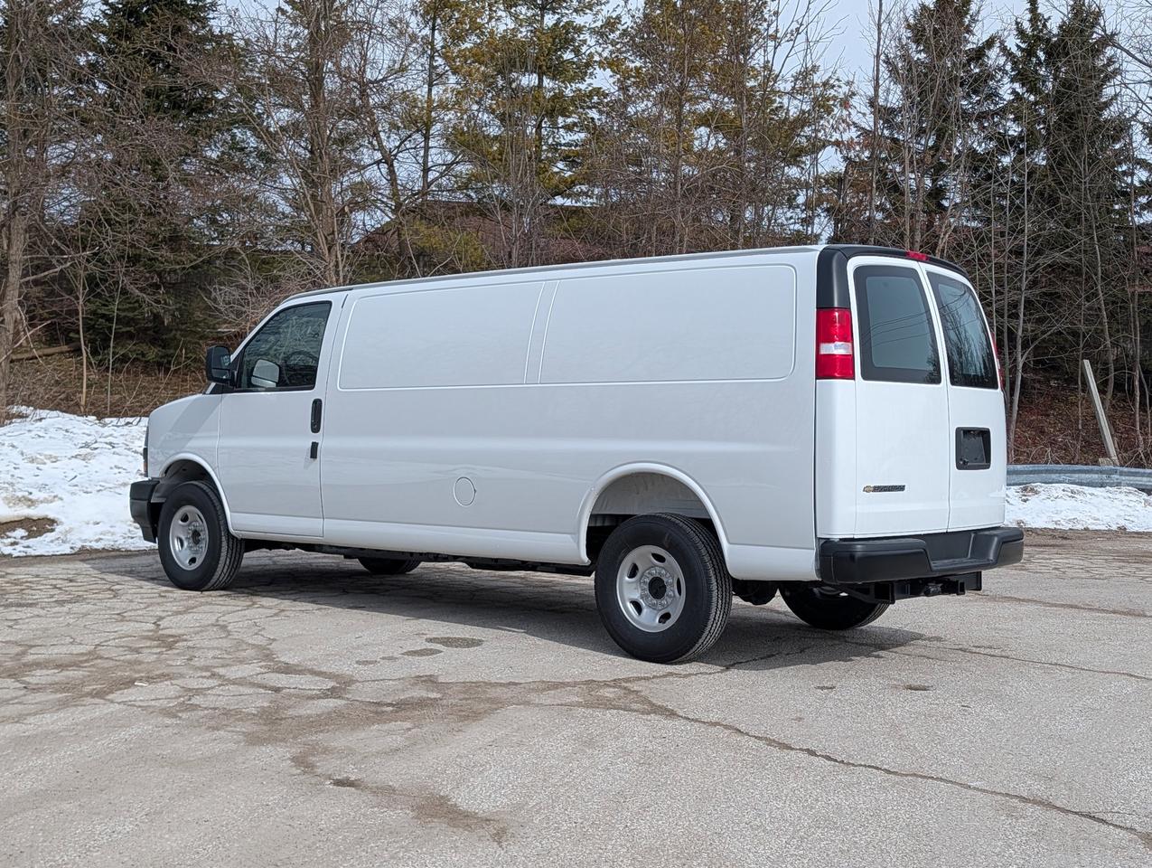 2026 Chevrolet Express Cargo Van  Photo