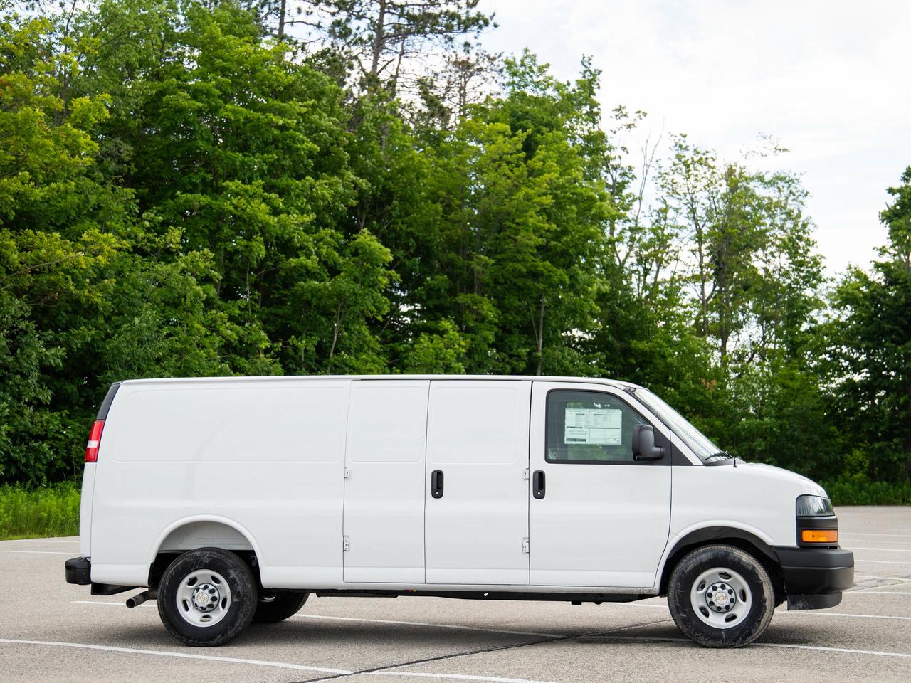 2026 Chevrolet Express Cargo Van  Photo