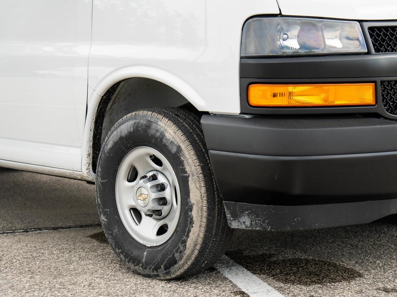 2026 Chevrolet Express Cargo Van  Photo