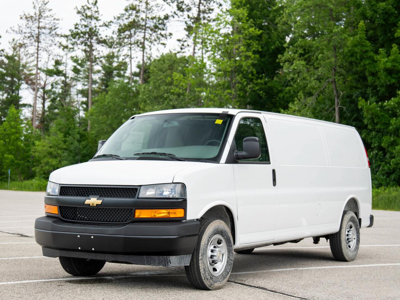 2026 Chevrolet Express Cargo Van  Photo