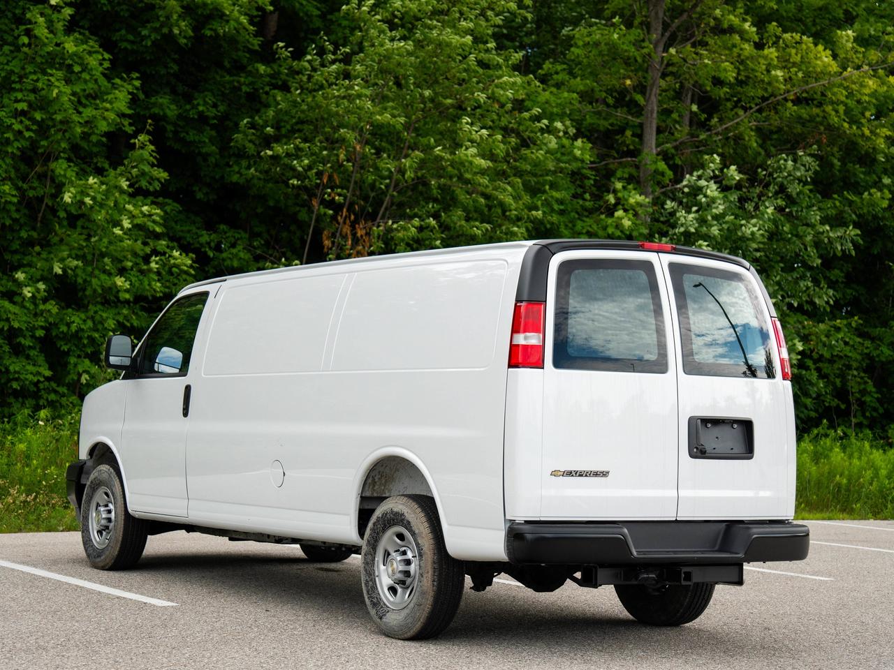2026 Chevrolet Express Cargo Van  Photo