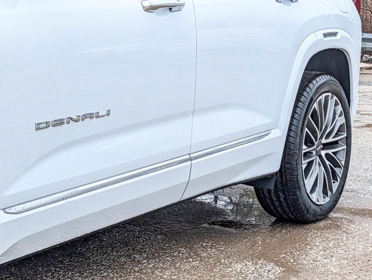 2026 GMC Terrain AWD Denali Photo4