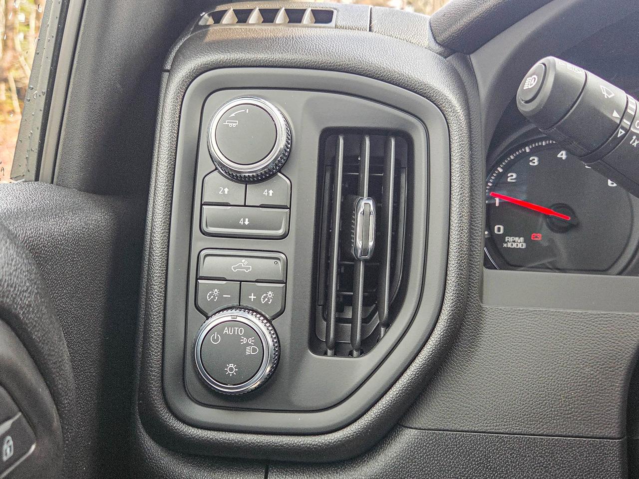 2026 GMC SIERRA 2500HD Pro Photo