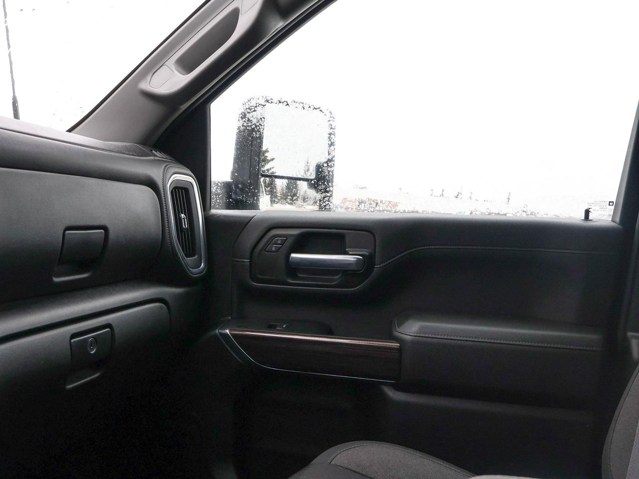 2023 Chevrolet SILVERADO 2500HD LT Photo