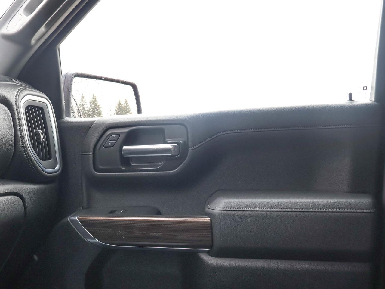 2020 Chevrolet Silverado 1500 RST Photo