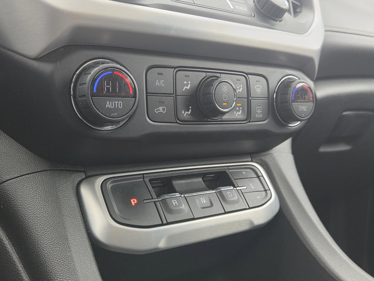 2021 GMC Acadia SLE Photo