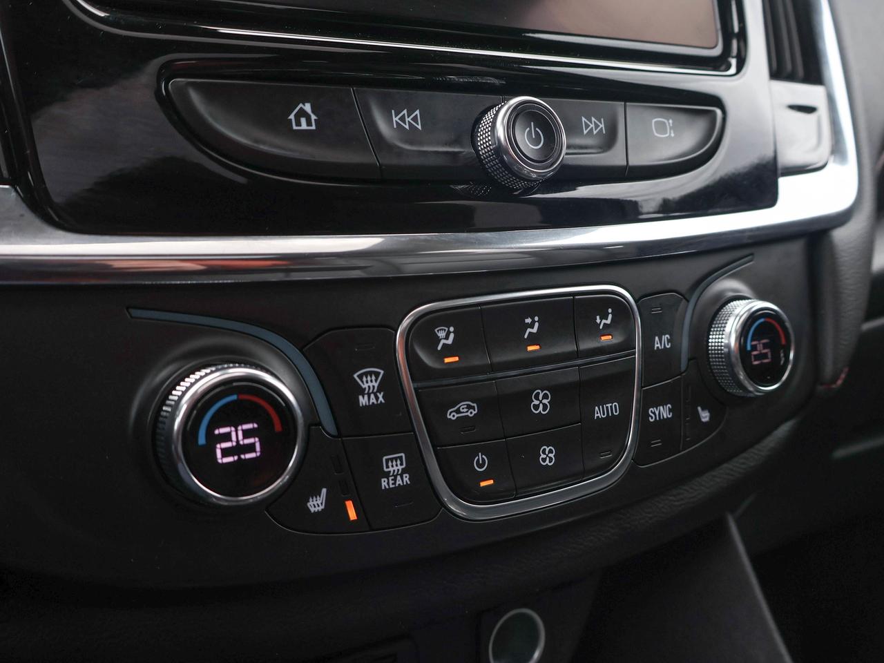 2023 Chevrolet Traverse RS Photo