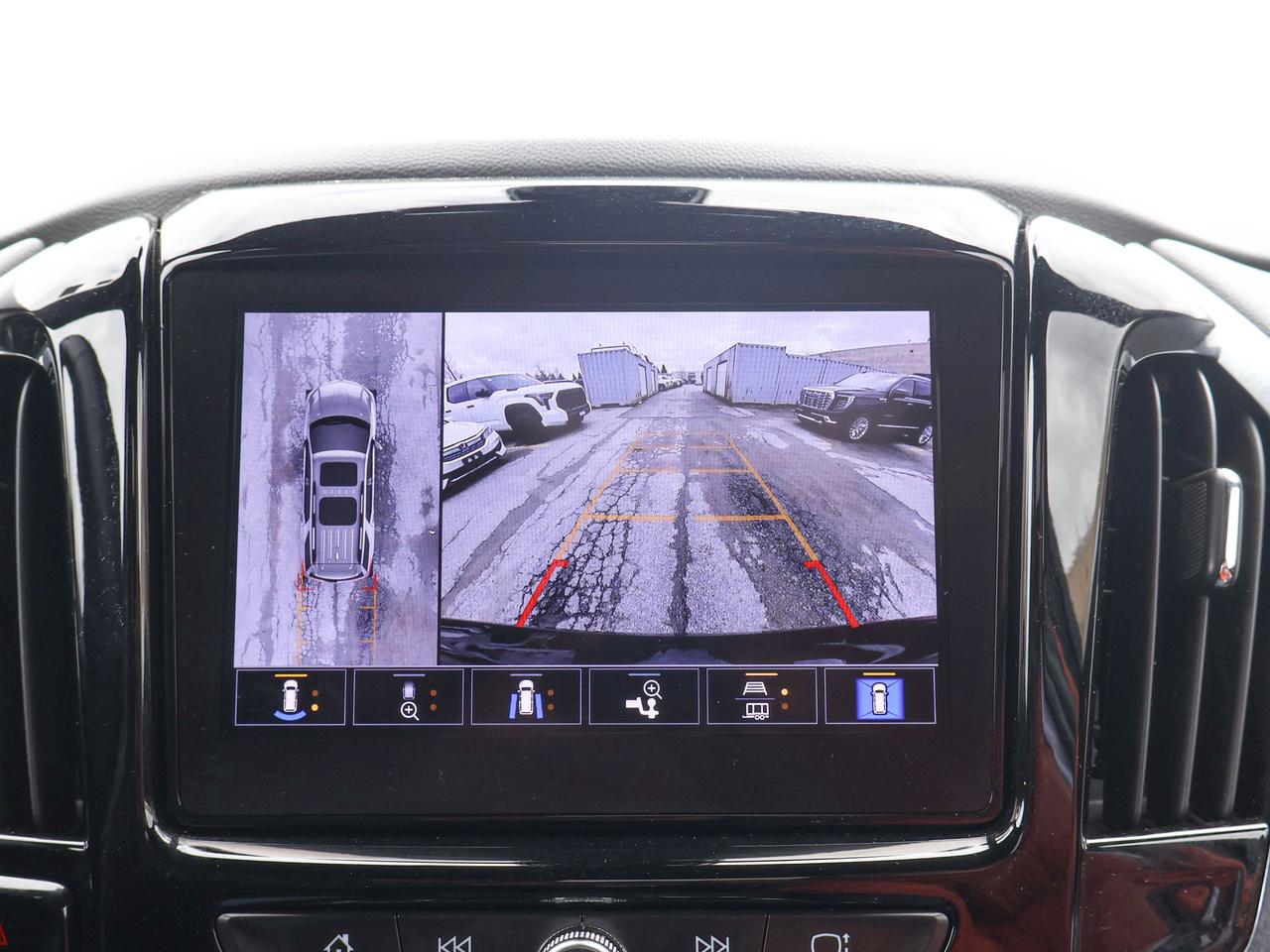 2023 Chevrolet Traverse RS Photo