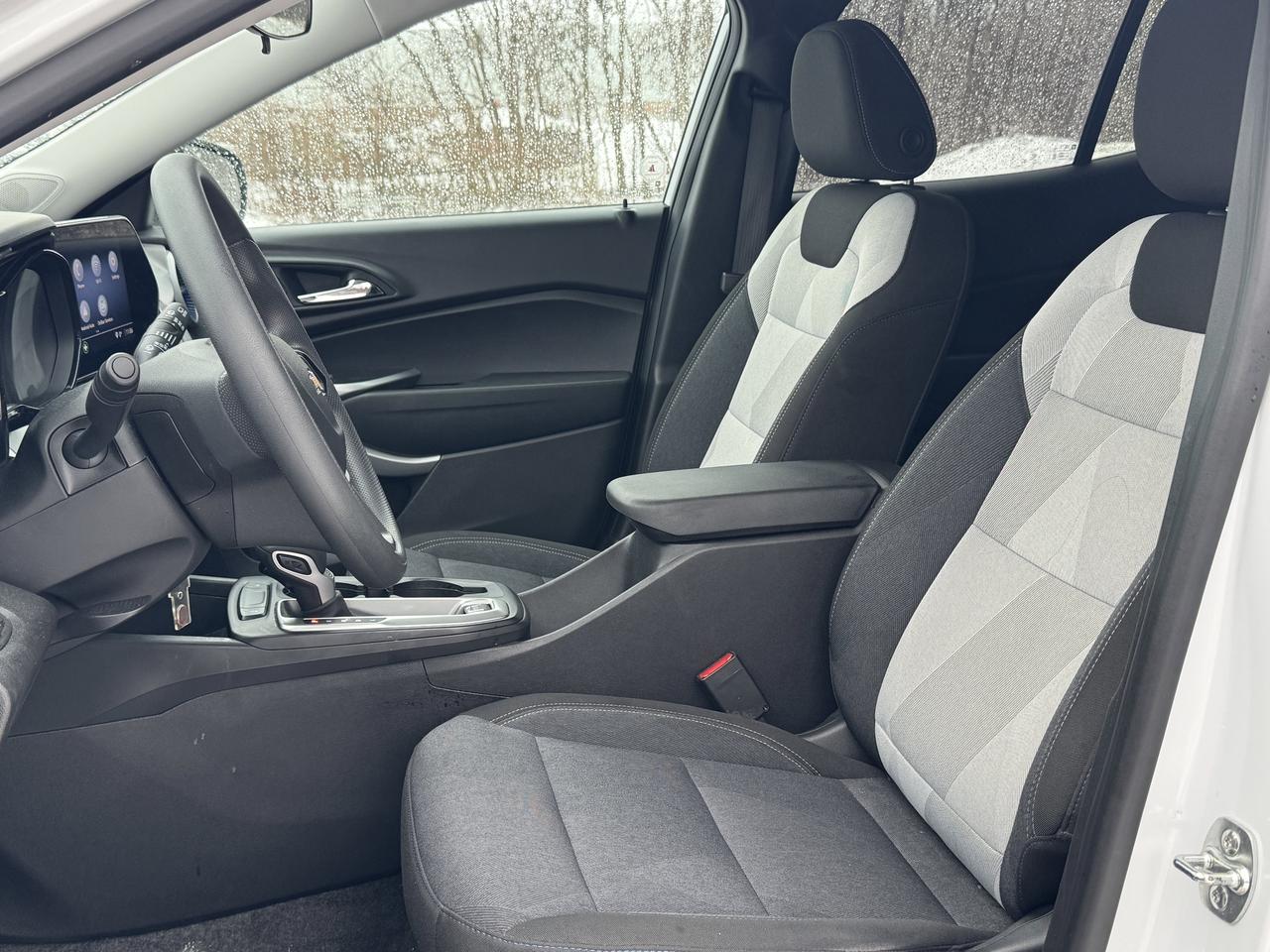 2025 Chevrolet Trax LS Photo