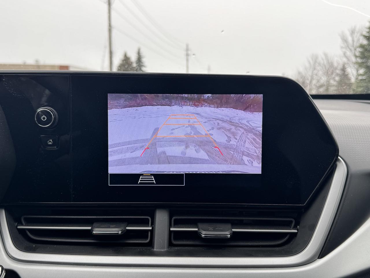 2025 Chevrolet Trax LS Photo