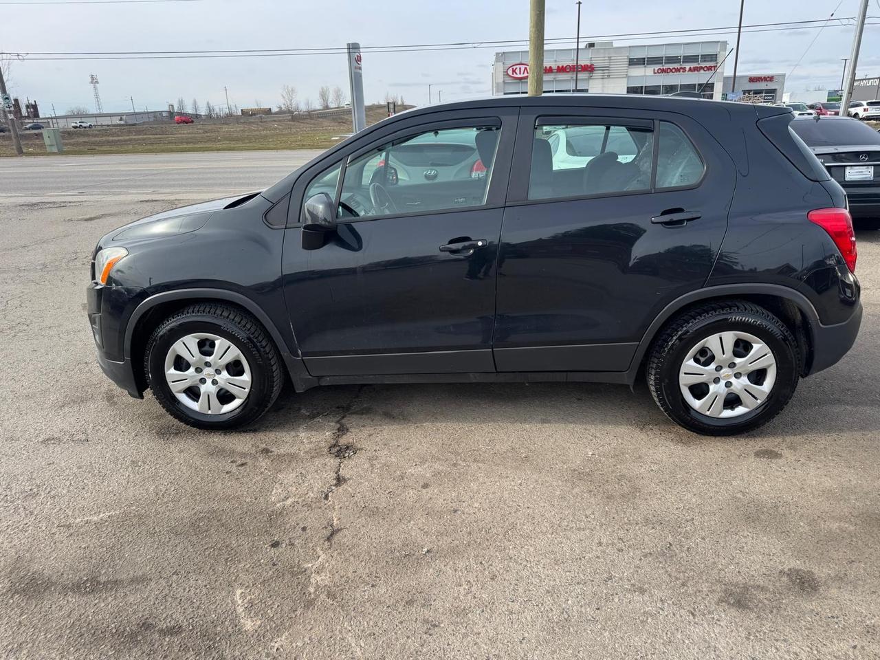 2015 Chevrolet Trax LS, AUTO, 4 CYL, 2 SETS WHEELS, ONLY 153KMS, CERT Photo
