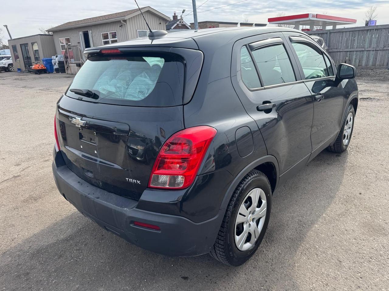 2015 Chevrolet Trax LS, AUTO, 4 CYL, 2 SETS WHEELS, ONLY 153KMS, CERT Photo