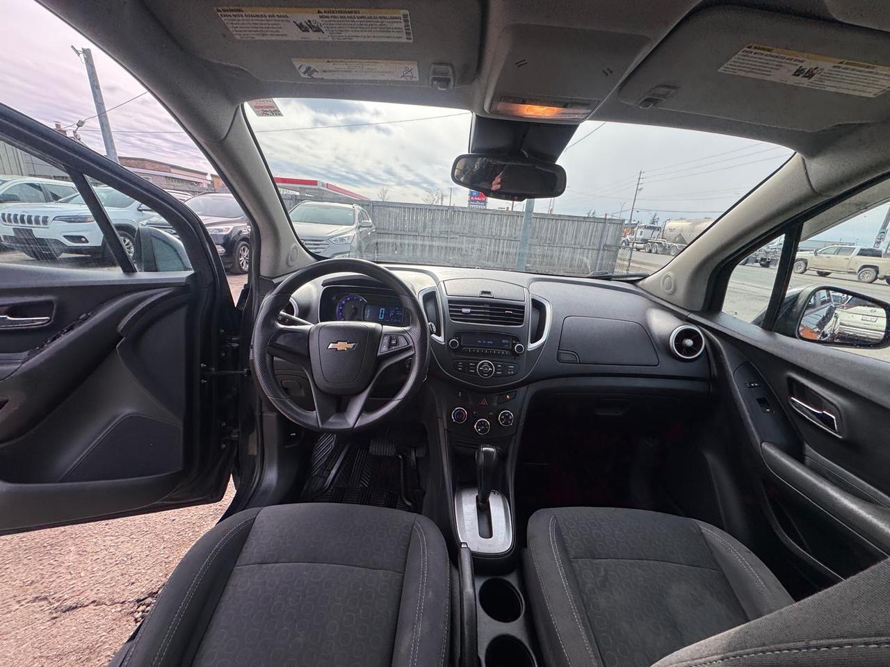 2015 Chevrolet Trax LS, AUTO, 4 CYL, 2 SETS WHEELS, ONLY 153KMS, CERT Photo