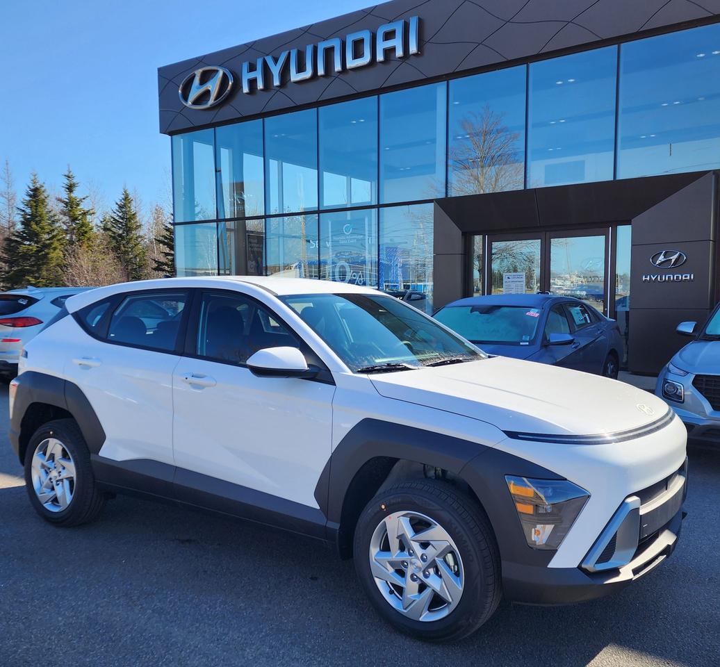 2026 Hyundai KONA 2.0L Essential AWD Photo0