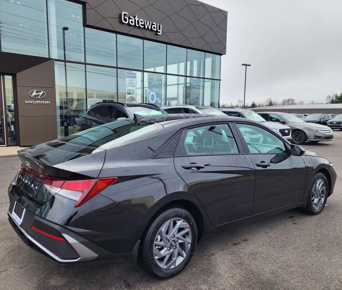 2026 Hyundai Elantra Preferred Photo3