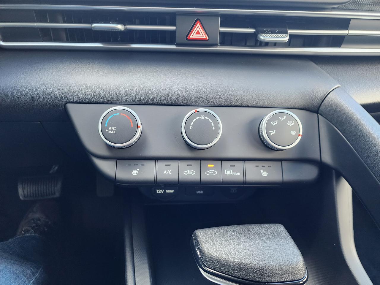 2026 Hyundai Elantra Essential Photo