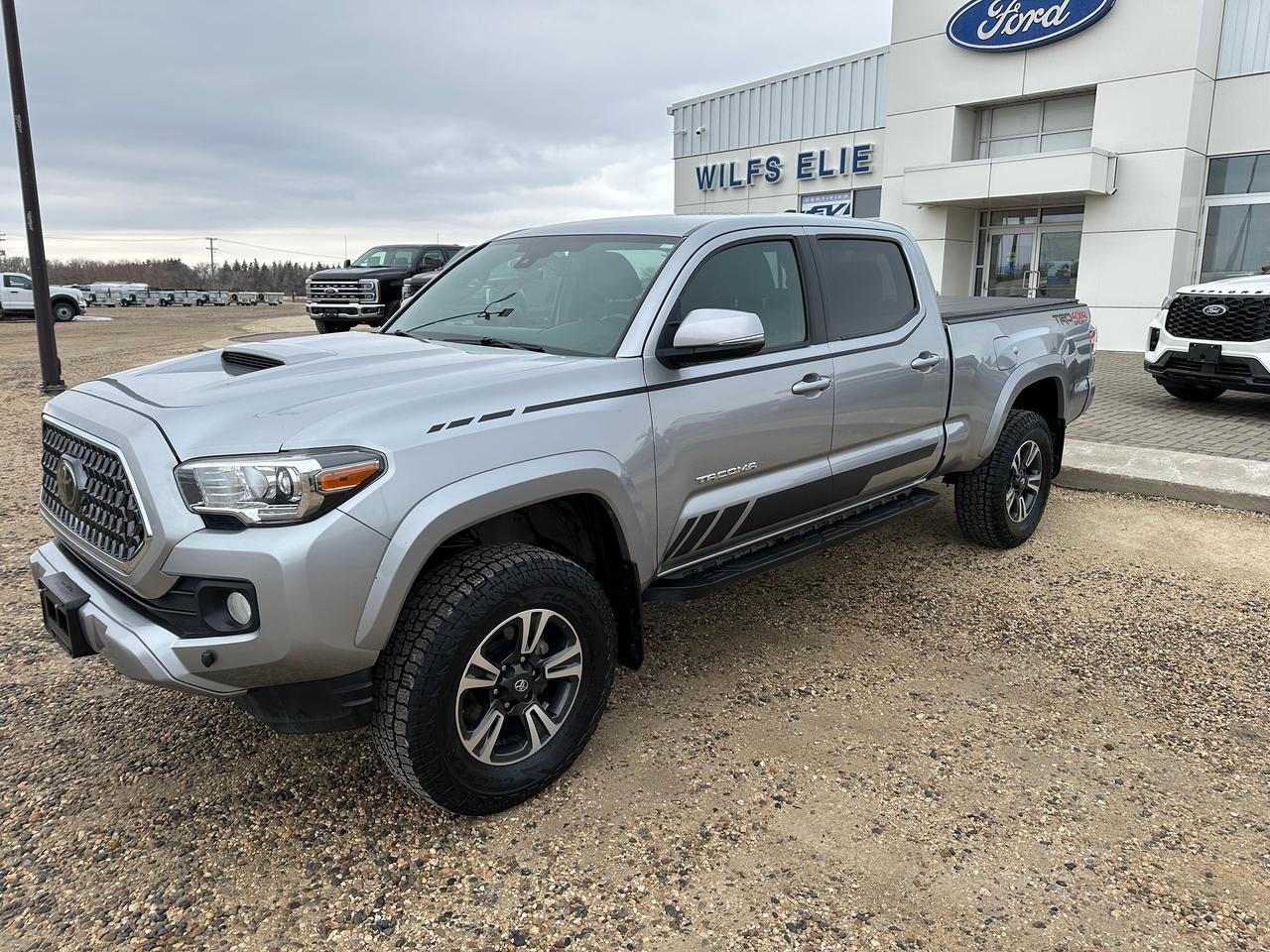 2018 Toyota Tacoma SR5 Photo0