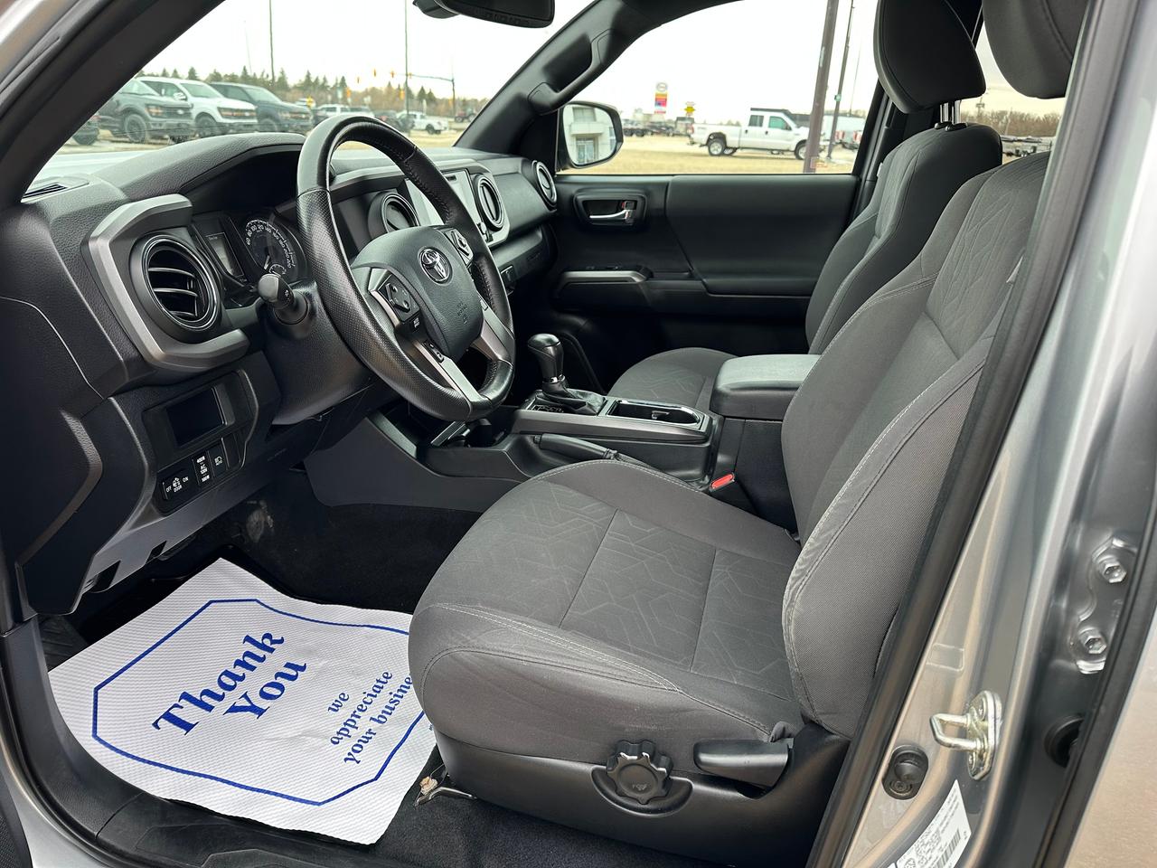 2018 Toyota Tacoma SR5 Photo5