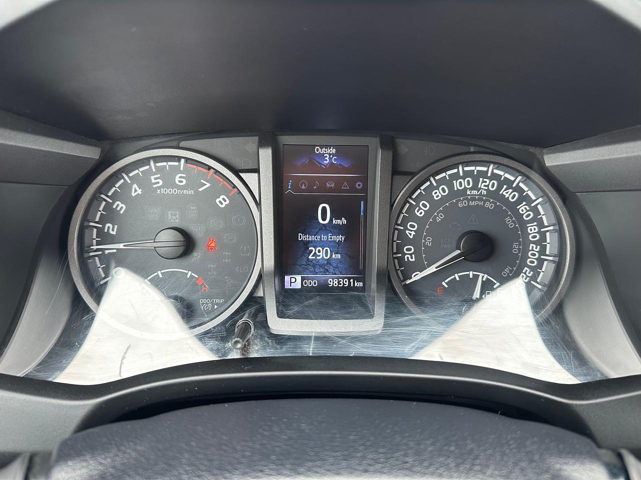 2018 Toyota Tacoma SR5 Photo5