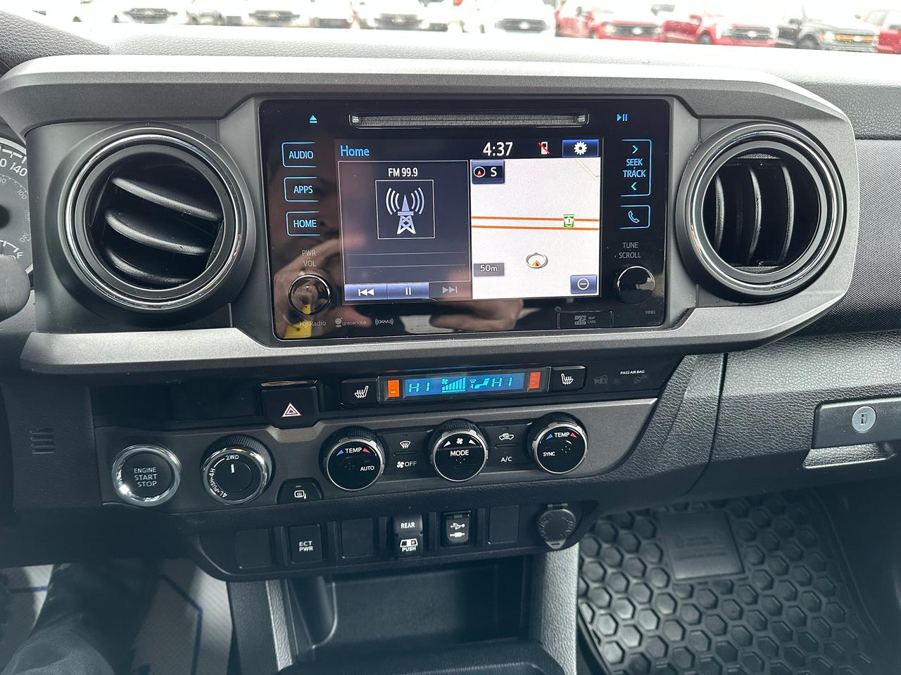 2018 Toyota Tacoma SR5 Photo5