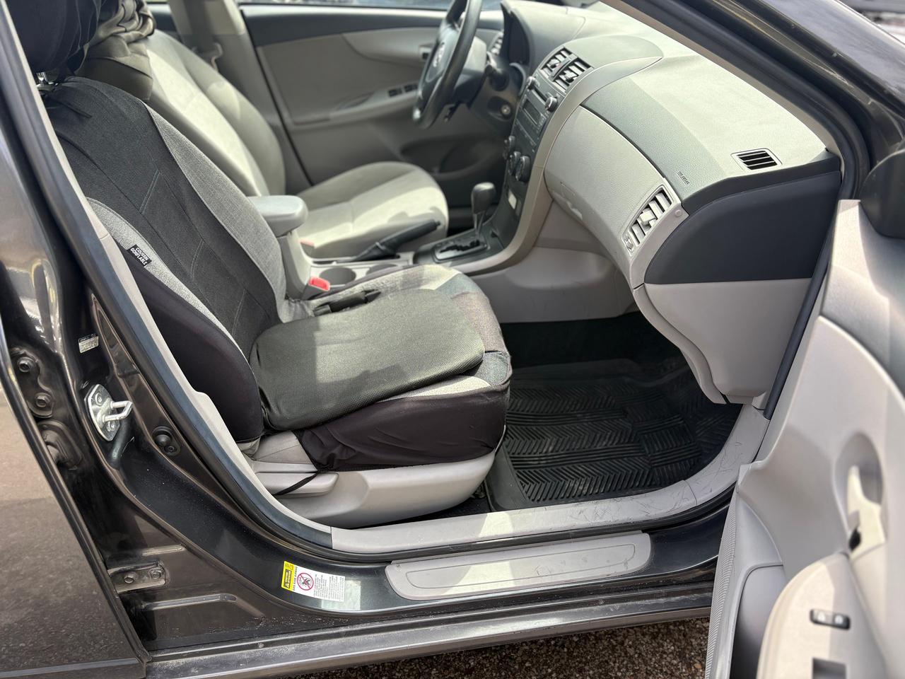 2011 Toyota Corolla AUTOMATIC,LOCAL CAR,$8888,SAFETY+WARRANTY INCLUDED Photo