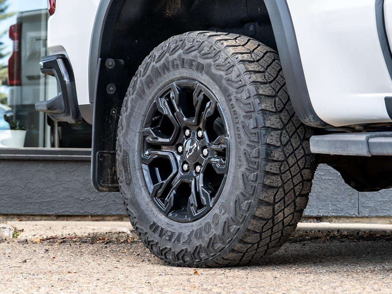 2024 Chevrolet Silverado 1500 ZR2 3.0L DIESEL Photo3