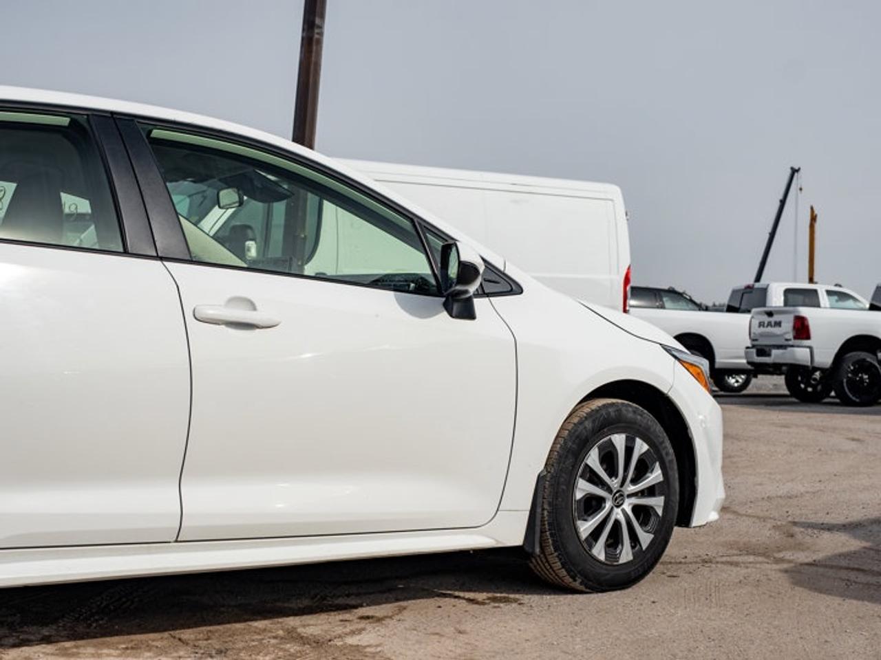 2023 Toyota Corolla Hybrid LE Photo